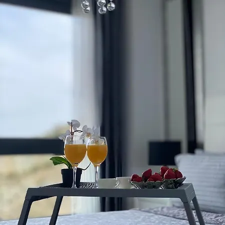 Super Six - Brand New Seaview In Costa Del Sol Апартаменты *