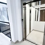 Апартаменти Super Six - Brand New Seaview In Costa Del Sol